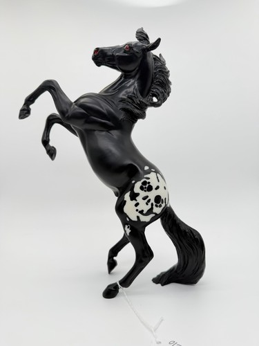 Breyer skullduggery modello - skullduggery,