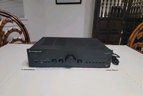 Amplificatore stereo integrato