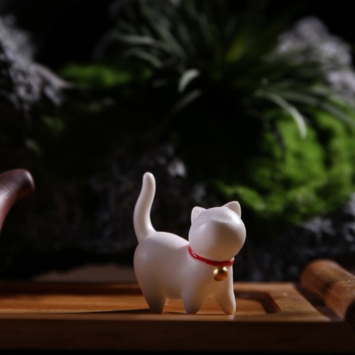 Porcelain cat pet - porcelain,