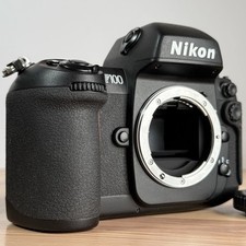 [COSÌ COM'È] Nikon F100 fotocamera reflex pellicola 35 mm corpo nero dal GIAPPONE G