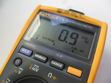 Misuratore TRMS Fluke 179 usato molto pulito con gancio borsa piombo strumento multimetro