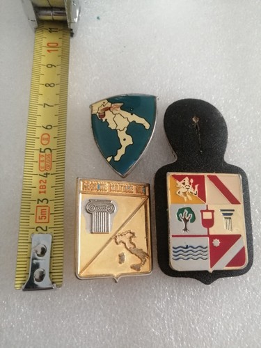 Stock distintivi militari - distintivi,