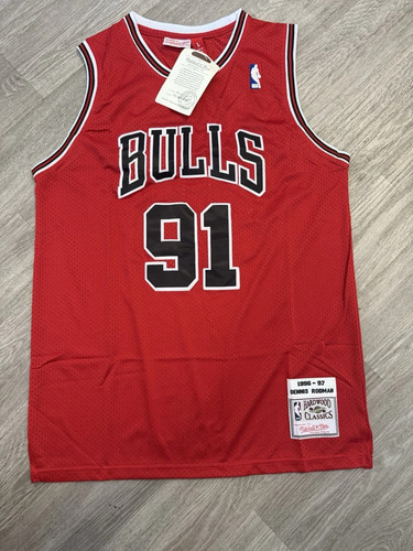 Maglia nuova con etichette