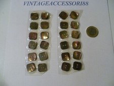 24 BOTTONI VERA MADREPERLA 2 FORI 15 mm LINEATO 24 QUADRATO MARRONE