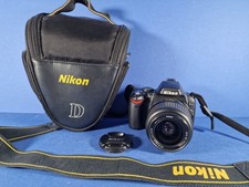 Nikon D40 fotocamera reflex digitale 6,1 MP con obiettivo 18-55 mm e custodia ufficiale in pelle