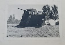 CARRO ARMATO IN MOVIMENTO