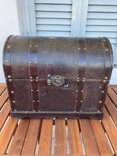 Baule in legno rivestito in ecopelle effetto cocco