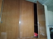 Armadio usato molto alto e robusto