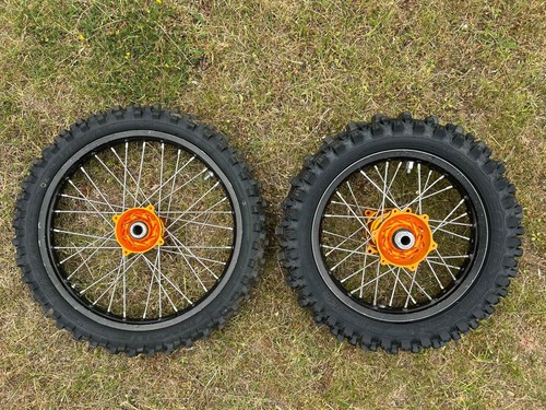 Set ruote pneumatici - e,