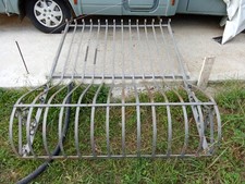 grata inferriata in ferro in ottime condizioni