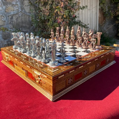 Antico set scacchi con