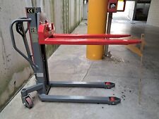 sollevatore telescopico con pistone idraulico