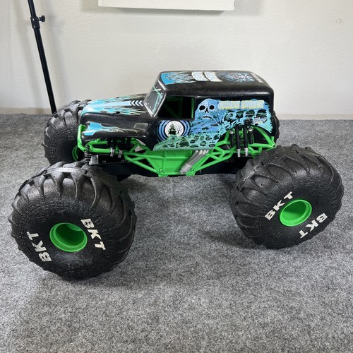 Monster jam mega - grave, digger