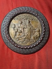 Bronzo Antico.Rilievo in bronzo con cornice in legno;fine '800;diametro cm 27,5
