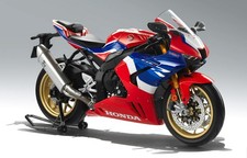 Honda CBR1000RR-R SP in rosso