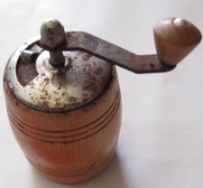 Antico macinapepe da