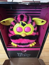 Hasbro Furby Boom giocattolo