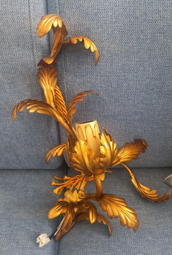 Applique dorata stile - in,