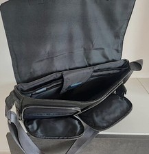 Elegante capiente  messenger   tracolla pelle di vitello grigia  Piquadro