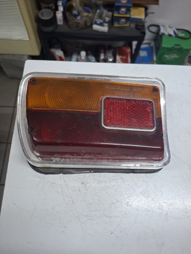 Faro posteriore sinistro