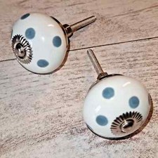 Set 2 Pomelli in Ceramica Dernaes - Bianco, Grigio, Argento - Diametro 4 cm