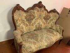 Divano originale di metà 800