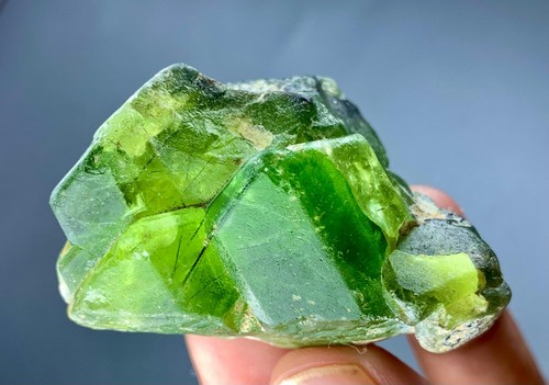 Cristallo peridoto 547 carati