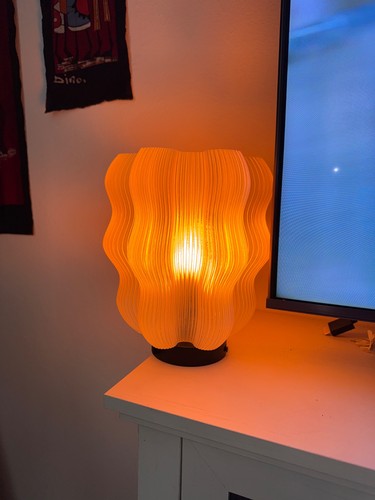 Lampada tavolo ondulata - da,