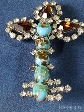 SPILLA CROCE STRASS PIETRE COLORATE STILE AUSTRO UNGARICO BIJOUX IDEA REGALO