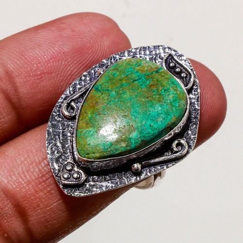 Anello con pietre preziose