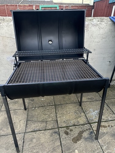 Barbecue professionale - , a