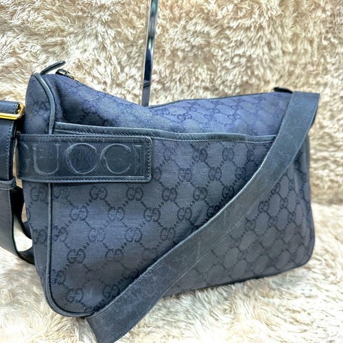 Gucci navy canvas messenger - gg,