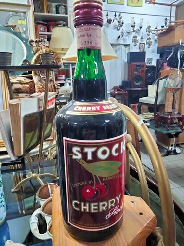 Stock cherry brandy anni - brandy,