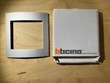 CORNICE VERTICALE ALLUMINIO