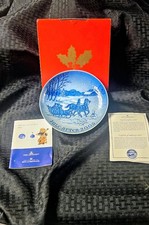 Piatto da collezione Bing & Grondahl 2005 "Portare a casa l'albero di Natale"