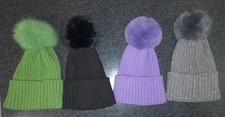 Cappello Invernale Con Pon Pon