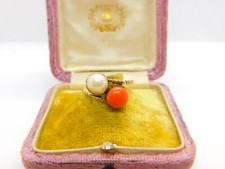 Anello incrociato georgiano oro 15 kt, corallo rosso e perle blister c1820 antico