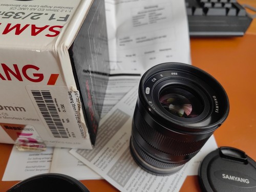 Gigante luminoso samyang 35mm - luminoso,