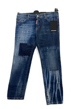 Jeans allungati tagliati da