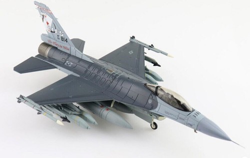 Ha38016 16v fighting - 1/72,