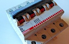 Interruttore BTICINO QUADRIPOLARE MAGNETOTERMICO 25KA C6