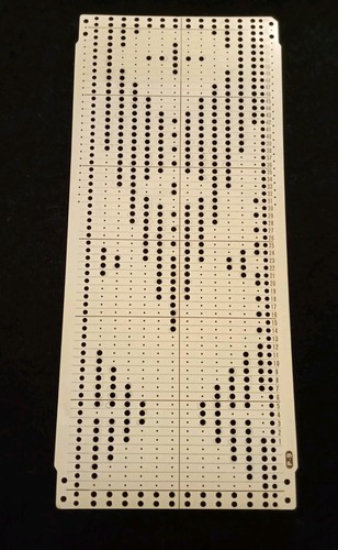 Una carta perforata mano per - carta, a