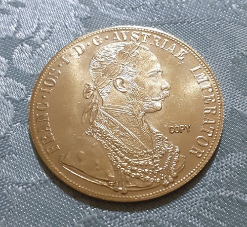 Moneta austriaca colore - colore, oro