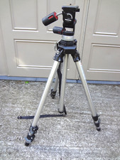 Treppiede per fotocamera Manfrotto ART 055 e testa radiocomandata 141