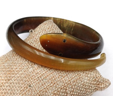 SERPENTE BRACCIALE RIGIDO  A SPIRALE - CORNO LUCIDATO