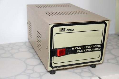 Stabilizzatore tensione 220 - di,