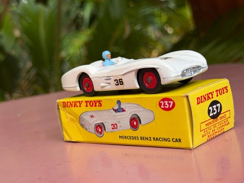 Dinky toys mercedes racing - dinky,