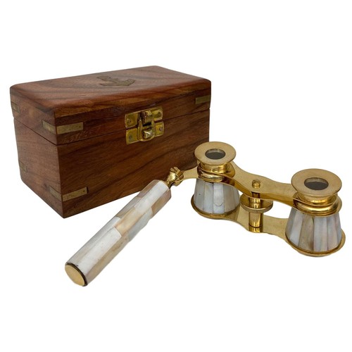 Binocolo opera con una - binocolo,