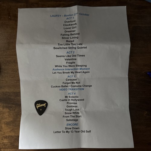 Laufey vip onstage setlist - onstage, +