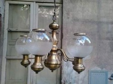 LAMPADARIO OTTONATO E SFERE IN